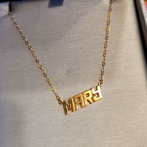 10k gold "Mary"  name necklace
